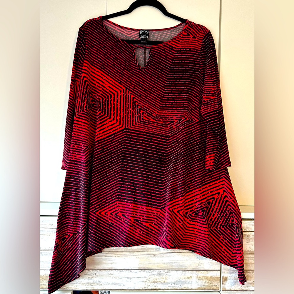❤️ Clara Sun Woo Red Black Geometric Handkerchief Hem Tunic Top Size L
